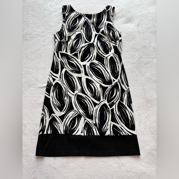 AGB - Black and White Patterned Dress - Size 8 - Picture 4 of 15